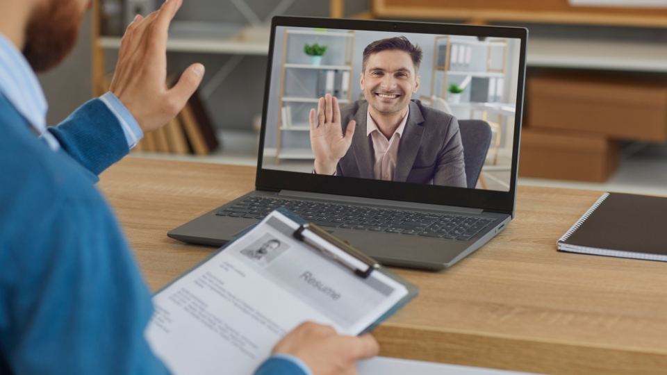 What to Expect in a Video Job Interview: A Complete Guide to Succeeding Online